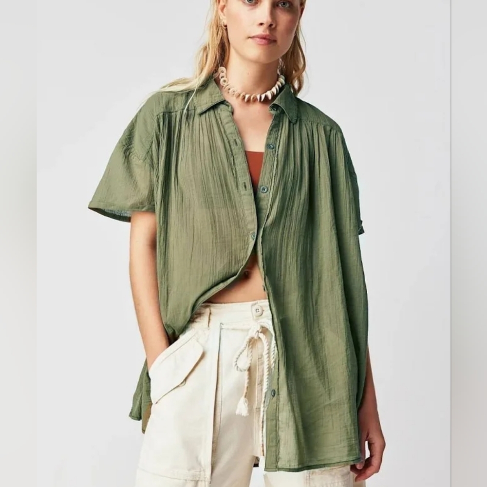 )WILL BE GONE SOON)"Float Away Button down Blouse/ Top)